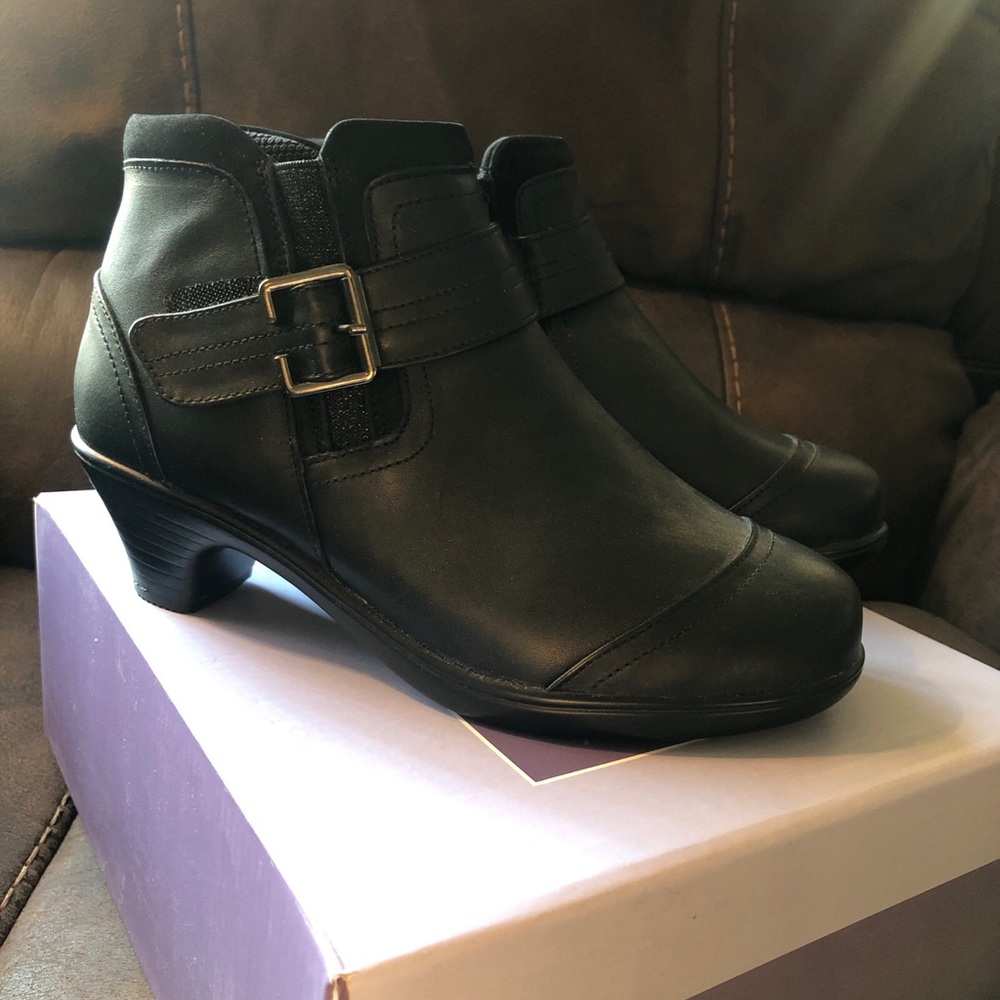 Black leather ankle boots 6.5  with box